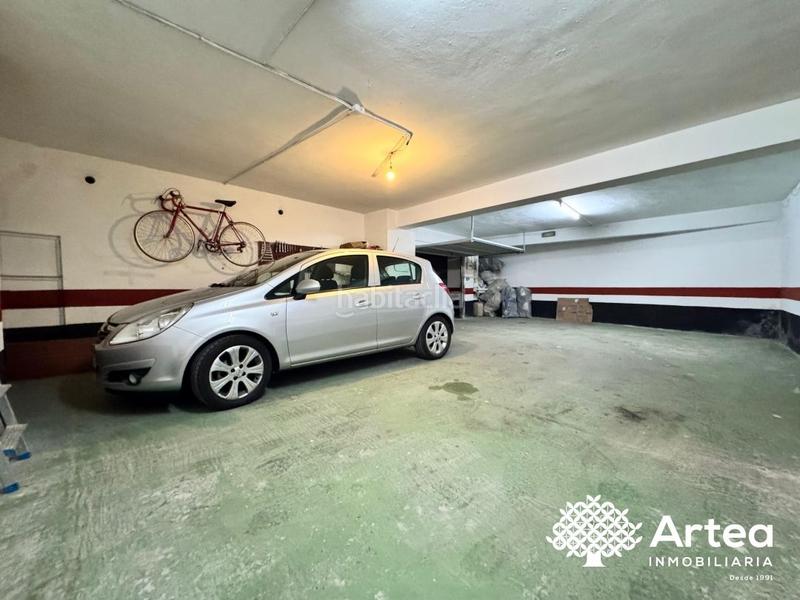 Foto 1c835996-36ed-4875-93c0-23d543c0fbf4. Parking coche inmejorable oportunidad parcela de garaje triple con trastero incluido Begoña!!! en Bilbao