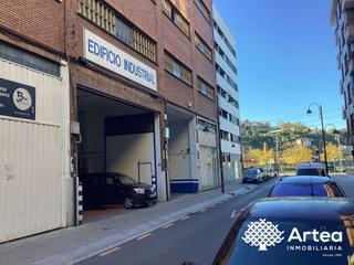 Local commercial à Zorrotza. Piso en venta en bilbao, zona indautxu, al lado del palacio de c