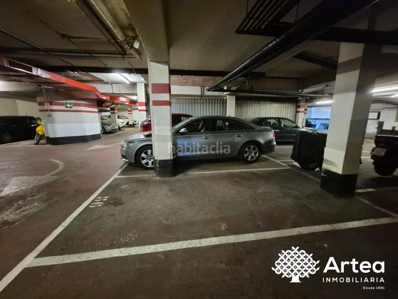 Foto 0fe2845e-c13f-4bfc-a301-a380f6b121b2. Parking voiture dans Sabino Arana-Jesuitas Bilbao