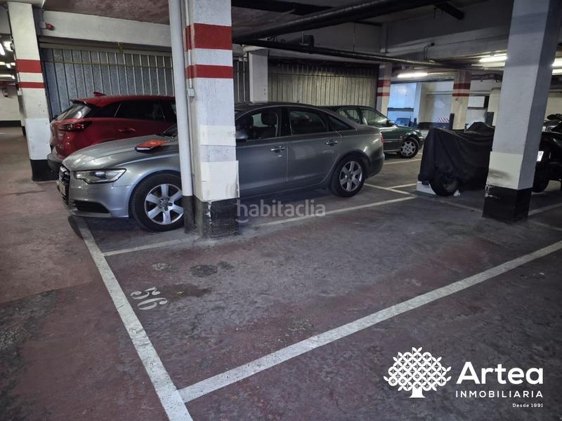 Foto 3885c1d0-d237-4fe3-adb3-da495d5030be. Parking voiture dans Sabino Arana-Jesuitas Bilbao