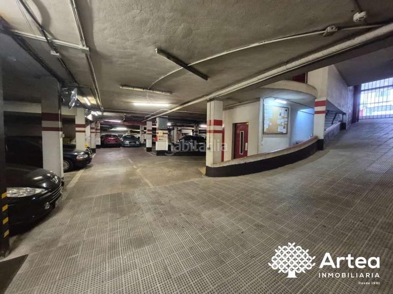 Foto 71cac064-f077-46e7-8c6f-36d980c9d9f6. Parking voiture dans Sabino Arana-Jesuitas Bilbao