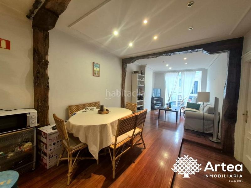 Foto 45888d14-8fac-40f5-9976-d6f1d74ae3ae. Alquiler apartamento piso alquiler en Casco Viejo junto a la catedral de santiago en Bilbao