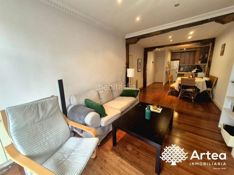 Foto c59f2b86-4a4d-4782-9d78-29f8b37e8833. Alquiler apartamento piso alquiler en Casco Viejo junto a la catedral de santiago en Bilbao