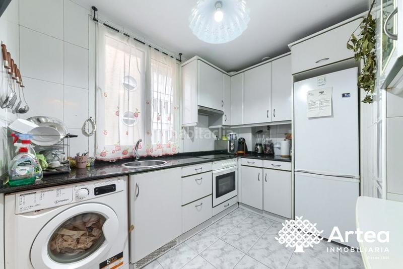 Foto d23c480e-7182-4ba2-84c3-482d7af5e3da. Piso  en venta , zona La Peña en La Peña Bilbao