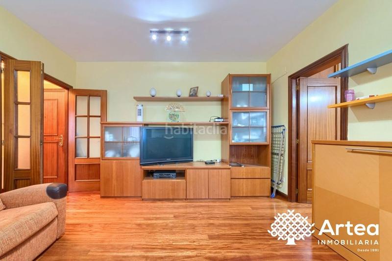 Foto e7bd2ade-d941-428c-9093-a596b5c19498. Piso  en venta , zona La Peña en La Peña Bilbao