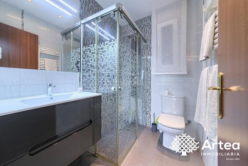 Foto 3c32113e-c105-4dc5-85fe-a93f90bb2f4a. Piso chalet en venta , zona Uretamendibetolaza reformado a capricho en Bilbao