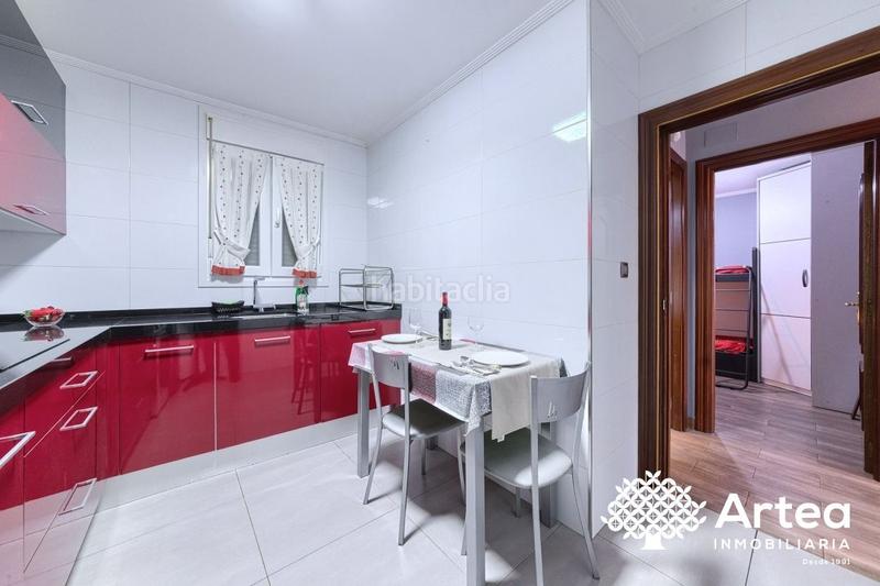 Foto ad3334ec-a13d-44d5-b88c-f5fb2d81eb41. Piso chalet en venta , zona Uretamendibetolaza reformado a capricho en Bilbao