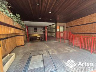 Parking coche en Sabino Arana-Jesuitas