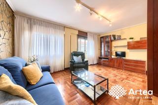 Lloguer Pis  Intxorta mendiaren kalea. Piso alquiler bilbao zona san adrian con ascensor y hormigón