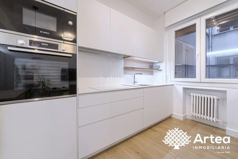 Foto 76725841-f8ca-49cd-9a2a-b4f2318d1cd8. Piso  en venta, zona abando cerca del instituto central, con licencia turística en Bilbao