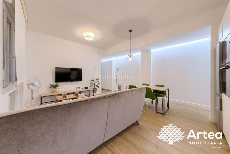 Foto c198f73b-f5db-49d4-a3e5-12c974f2cfcb. Piso  en venta, zona abando cerca del instituto central, con licencia turística en Bilbao