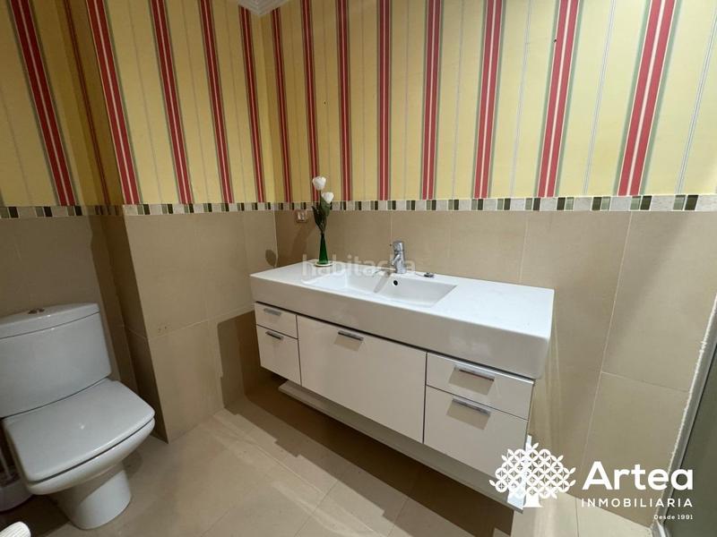 Foto 69f3c740-b597-4d89-9621-15d7686b8a24. Piso  en venta, zona moyua, con ascensor y balcón, a reformar, garaje opcional en Bilbao