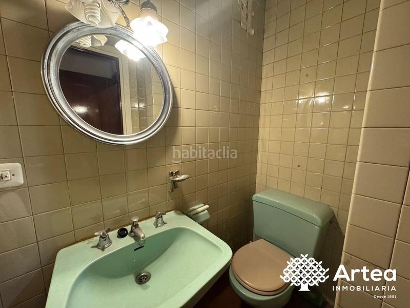 Foto d33b4ab8-27af-40c9-b956-937620befcad. Piso  en venta, zona moyua, con ascensor y balcón, a reformar, garaje opcional en Bilbao