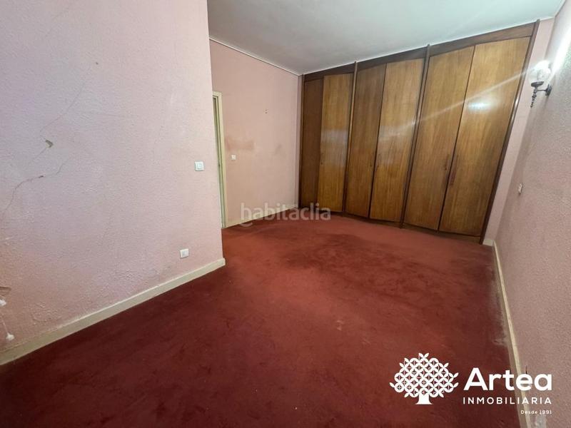 Foto fb5ce685-0ff2-4772-a1be-a17b1806e2f1. Piso  en venta, zona moyua, con ascensor y balcón, a reformar, garaje opcional en Bilbao