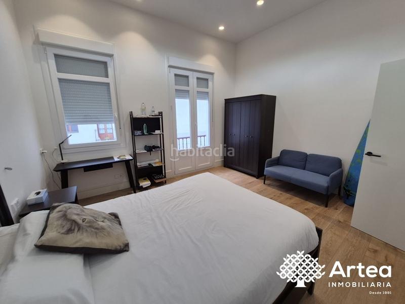 Foto 11c178c9-beaa-420d-9733-08bfe0c31496. Piso  venta zona Casco Viejo con ascensor, techos altos y muy soleado en Bilbao