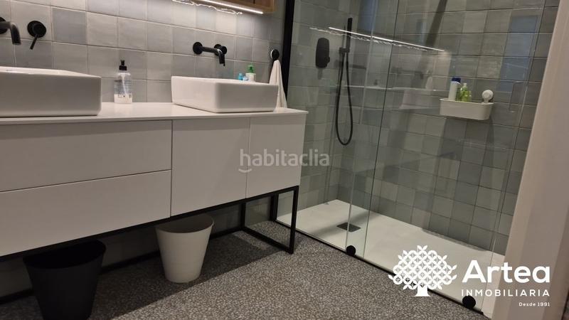 Foto 79383f50-ae29-4aa7-b16e-927a967aa115. Piso  venta zona Casco Viejo con ascensor, techos altos y muy soleado en Bilbao