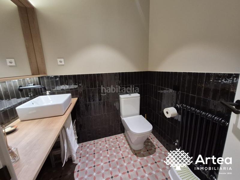 Foto c308c5c5-b626-4009-b965-e76e13f8f2f1. Piso  venta zona Casco Viejo con ascensor, techos altos y muy soleado en Bilbao