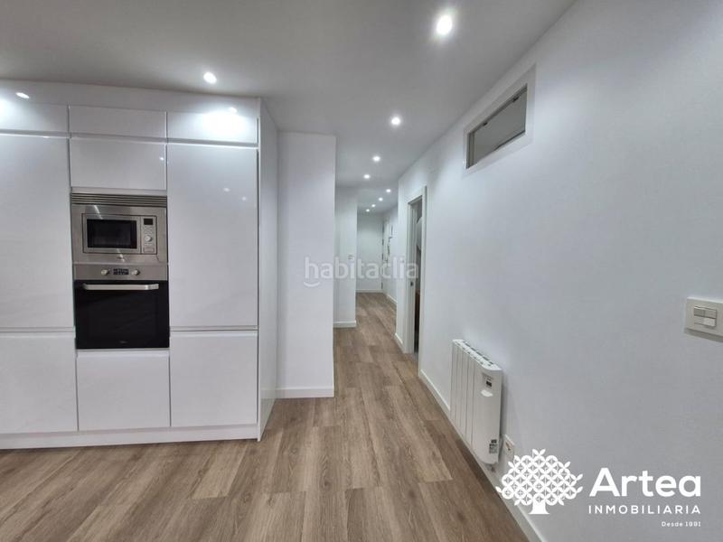 Foto 4863fd35-ab77-499f-9d28-955850588e38. Piso en iturribide kalea 94 piso venta zona santutxuiturribide en Bilbao