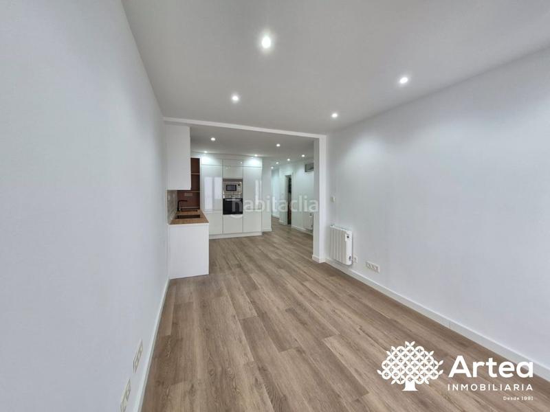 Foto 8275a88c-3b37-40c9-a6c0-da3f0bf0c777. Piso en iturribide kalea 94 piso venta zona santutxuiturribide en Bilbao