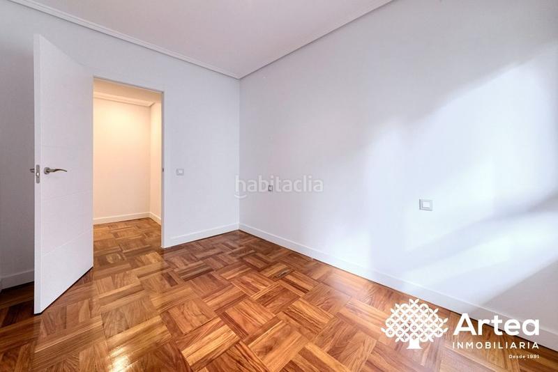 Foto 2f6501f0-2212-48d9-9dbd-daf9a7b16bf2. Appartement dans lezamako trenbide zaharreko bidea 2 dans Bilbao