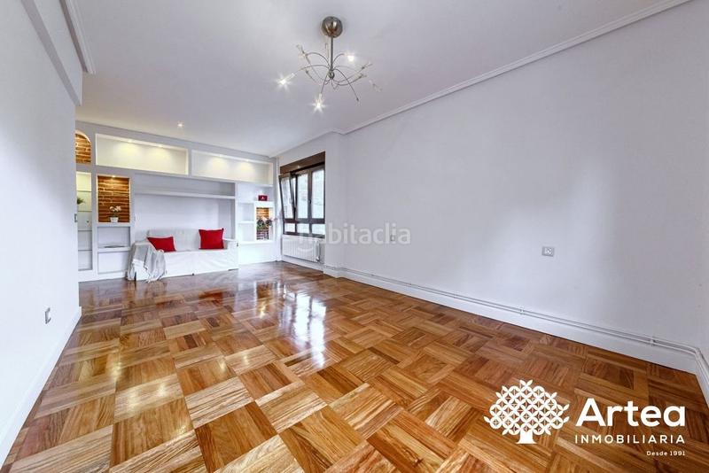 Foto 7c6a7f60-9730-44d8-9605-688afb669a27. Appartement dans lezamako trenbide zaharreko bidea 2 dans Bilbao