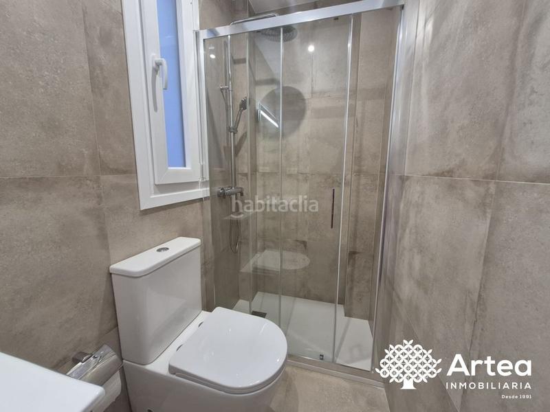 Foto e0f6df3d-7485-4e15-8618-e46c08db8c7e. Alquiler piso  alquiler , muy cerca de la plaza moyua disponible a partir de enero en Bilbao