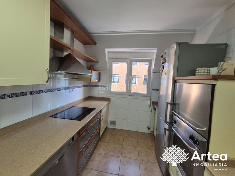 Foto 3cf637a7-f6db-4e32-8c18-1b740c92e465. Piso atico duplex venta junto al parque con ascensor a cota cero en Santurtzi