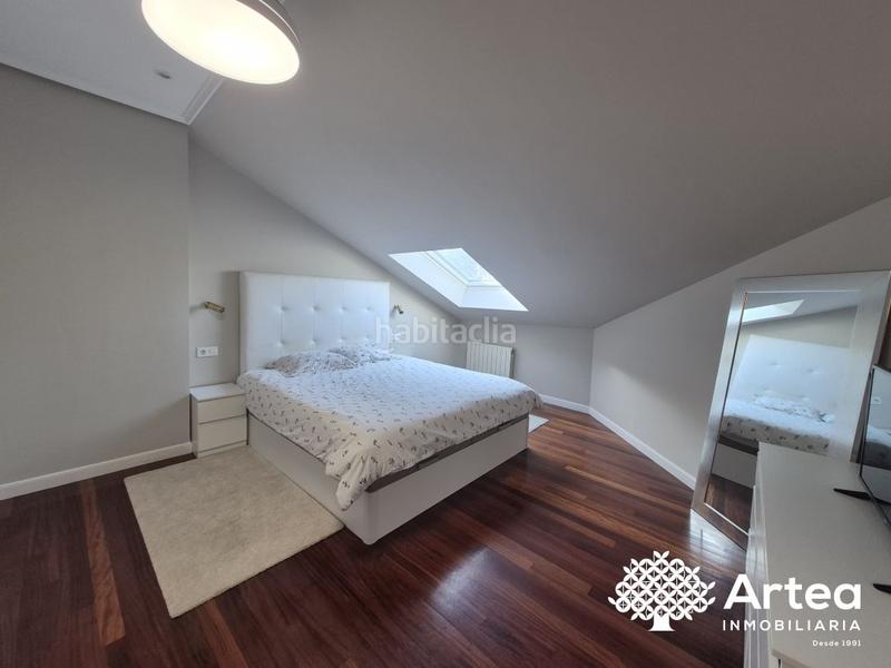 Foto 62d6710f-635f-43a3-9ded-97b0d283fd17. Piso atico duplex venta junto al parque con ascensor a cota cero en Santurtzi