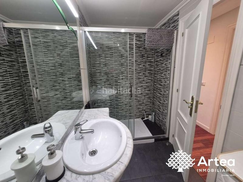 Foto bab05d88-feb2-412d-a002-22d259cd0e7f. Piso atico duplex venta junto al parque con ascensor a cota cero en Santurtzi