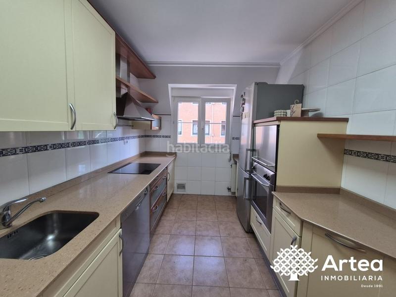 Foto eb362457-8086-487b-a9e1-ebd42350eeca. Piso atico duplex venta junto al parque con ascensor a cota cero en Santurtzi