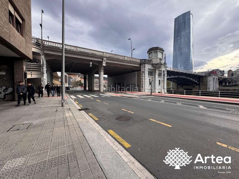 Foto fe4d1855-fc03-472c-9e11-df3b2b607e1f. Aparcament cotxe a San Pedro de Deusto - La Ribera Bilbao