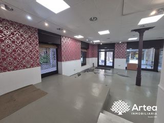 Local Comercial a Calle belosticalle 18. Local comercial en  venta bibao zona  casco viejo haciendo esqui