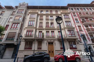 Pis en Correos kalea 4. Piso venta portugalete c�ntrico con balc�n, mirador y exterior