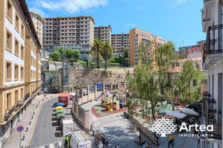 Appartement à Iturralde. Piso venta bilbao zona casco viejo, plaza unamuno con balcón y p