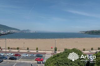 Flat in Atxekolandeta kalea 17a. Exclusiva vivienda en la urbanización punta begoña, con impresio