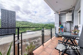 Flat  De irigoyen juan kalea. Piso venta bilbao zona basarrate,  con balcón y vistas