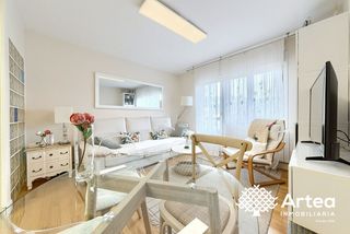 Appartamento in Calle parroco vicente zabala 16. Venta piso en bilbao. zona zorrotza reformado listo para entrar