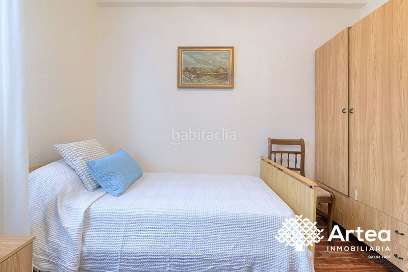 Foto 19ca6df9-b7cb-422a-8e4b-dbd821469b09. Miete etagenwohnung mit heizung in Ensanche - Moyua - Diputación Bilbao