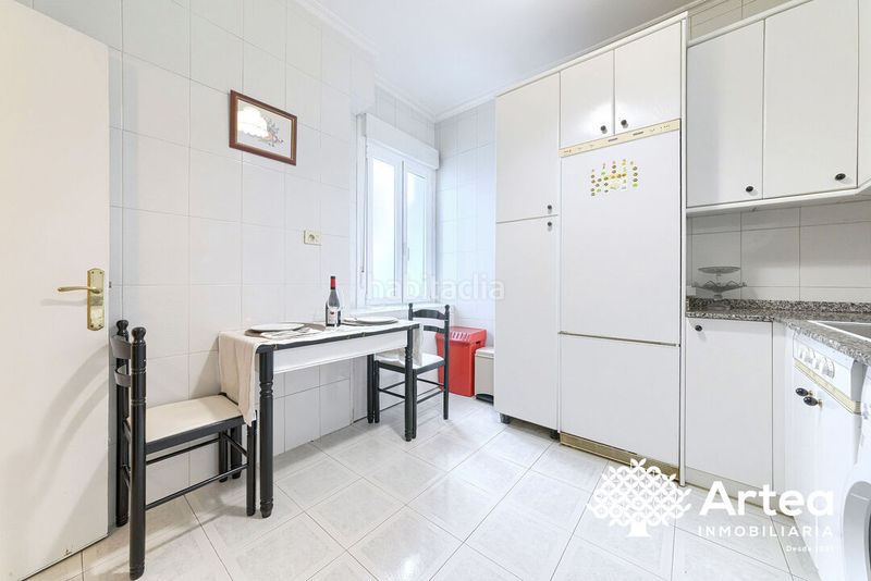 Foto 52a10096-b1b7-4748-8b91-957ecf063ef6. Miete etagenwohnung mit heizung in Ensanche - Moyua - Diputación Bilbao