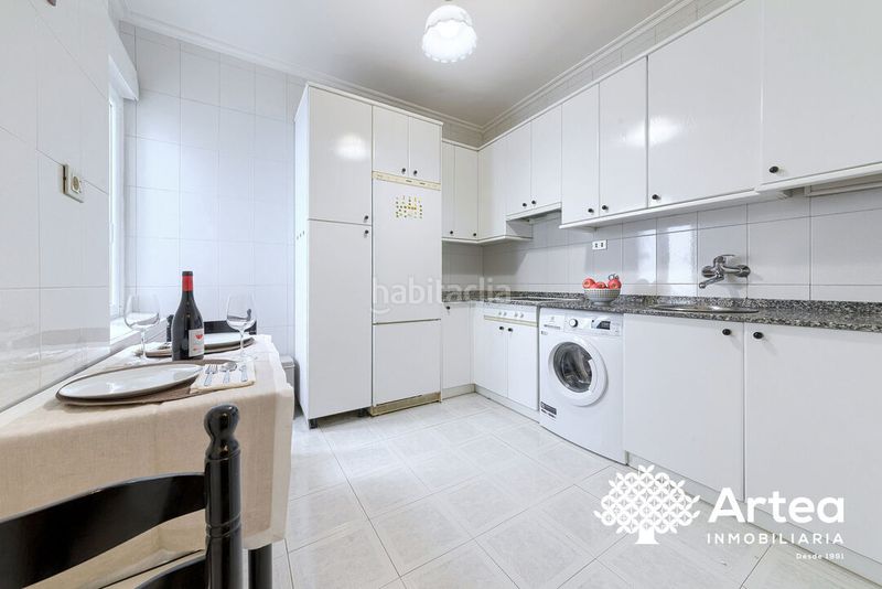 Foto 5fb02598-acd8-407d-8cbb-b01cf21e9077. Miete etagenwohnung mit heizung in Ensanche - Moyua - Diputación Bilbao