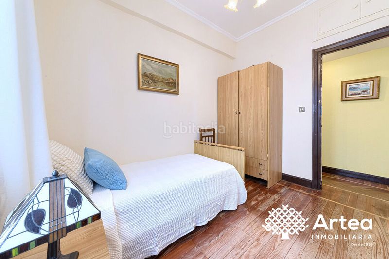 Foto 6b3a75de-4920-40c9-95bd-a697a3b2e7ea. Miete etagenwohnung mit heizung in Ensanche - Moyua - Diputación Bilbao