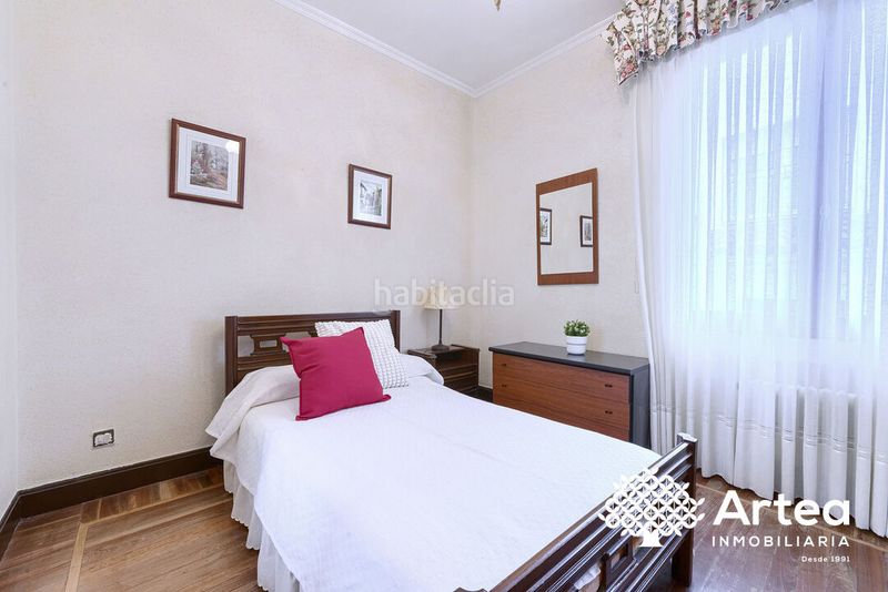 Foto 981f3888-b9f7-4b7e-8d34-159f38d4823b. Miete etagenwohnung mit heizung in Ensanche - Moyua - Diputación Bilbao