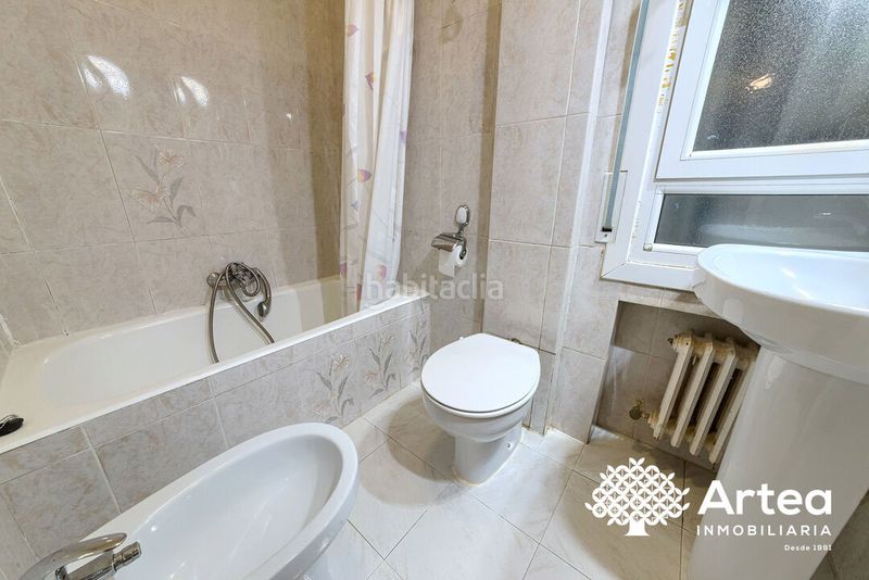 Foto eeb491ac-ba88-4fb3-96e5-47af37e89d2a. Miete etagenwohnung mit heizung in Ensanche - Moyua - Diputación Bilbao