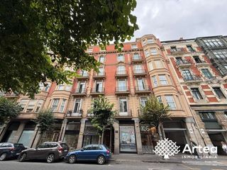 Aparcament cotxe a Mazarredo Zumarkalea