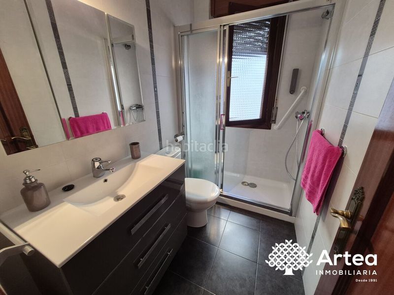 Foto f65942e3-8ee7-4201-a318-585c5dcfe126. Flat with heating in Azeta - Abatxolo Portugalete