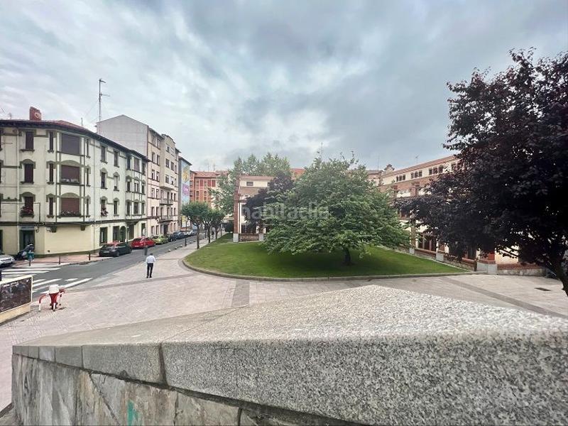 Foto 65d80c5b-f4e6-4c0d-9f64-5cc2776cf8c3. Local comercial a Centro Barakaldo