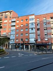 Appartement  Gernikako arbola etorbidea. Gernikako arbola, frente palacio de justicia. 50 metros, interio