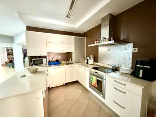 Appartement  Desanexion kalea. Entreplanta, entrada a nivel de calle.  110 metros, salón, cocin