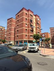 Pis  El cerco kalea. Vivienda exterior de 52 m, en cruces. cocina , sala ,dos dormito
