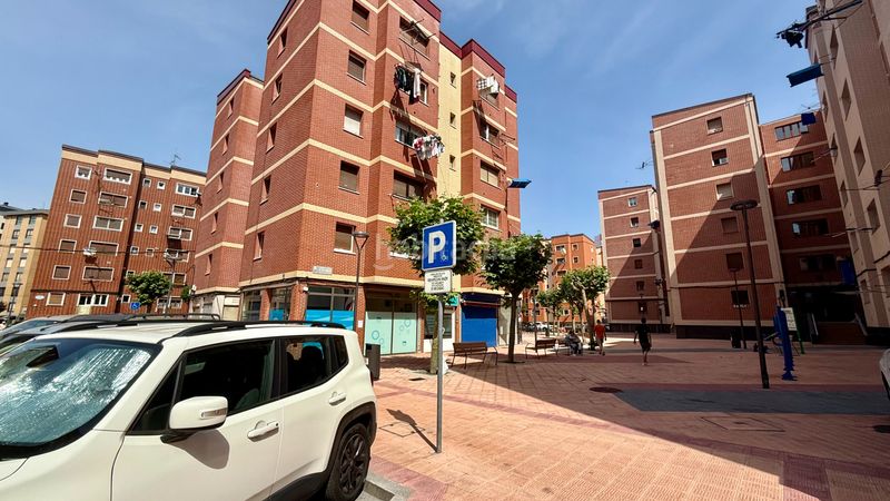 Foto 22587d68-c278-4d3a-a03a-fc2b248fb0f5. Pis a Cruces Barakaldo